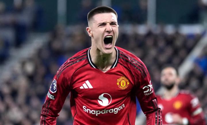  此前称谢什科不配为曼联踢球，舍伍德：我错了，欠他一个道歉 新闻 此前称谢什科不配为曼联踢球，舍伍德：我错了，欠他一个道歉 新闻