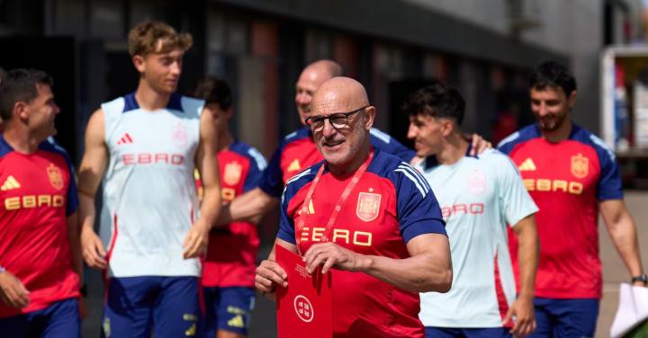  西班牙国家队热身赛计划调整，塞尔维亚已确认；埃及成为第二对手首选。 体育新闻