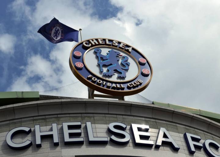  切尔西俱乐部正式宣布，与英超联赛就历史财务监管事项达成和解；蓝军全面接受处罚条款，此事画上句号。 体育新闻