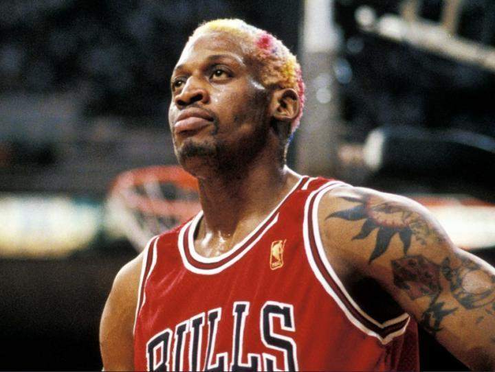  从篮板狂人到擂台巨星；罗德曼的双重殿堂之旅，即将震撼上演！ 体育新闻