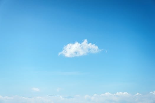 股价走势推动策略优化；近岸蛋白临近期限紧急调整回购上限。