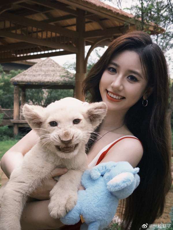  当“蓝衣女神”剪去长发：我看到了一种比美丽更动人的力量 情感心理