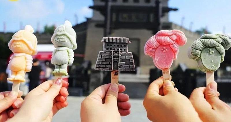  从心理学视角拆解：童年被限制吃冷饮的孩子，为何成年后更容易陷入「补偿陷阱」？ 情感心理