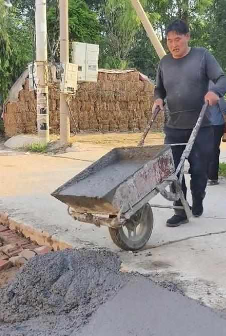  婚恋流量博弈的财务密码：数据还原陈亚男事件的时间线与法律风险 娱乐新闻