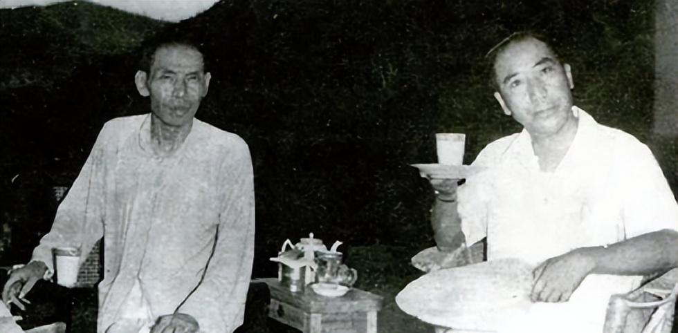  一代枭雄的末路：戴笠坠机后，蒋介石为何翻脸不认人？ 新闻