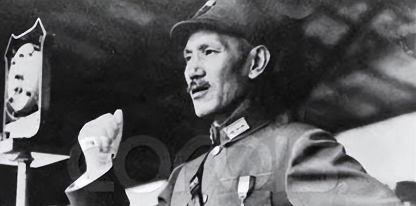  一代枭雄的末路：戴笠坠机后，蒋介石为何翻脸不认人？ 新闻