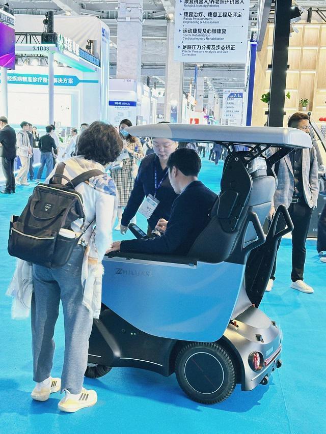  【技术拆解】汽车级智驾降维打击：智銮S5如何重新定义助行机器人 汽车科技