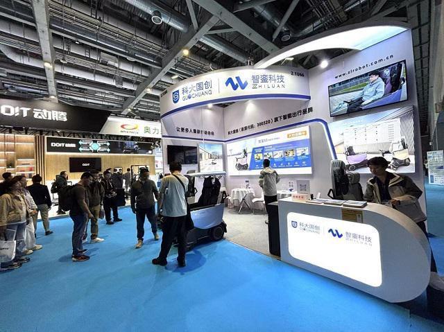  【技术拆解】汽车级智驾降维打击：智銮S5如何重新定义助行机器人 汽车科技