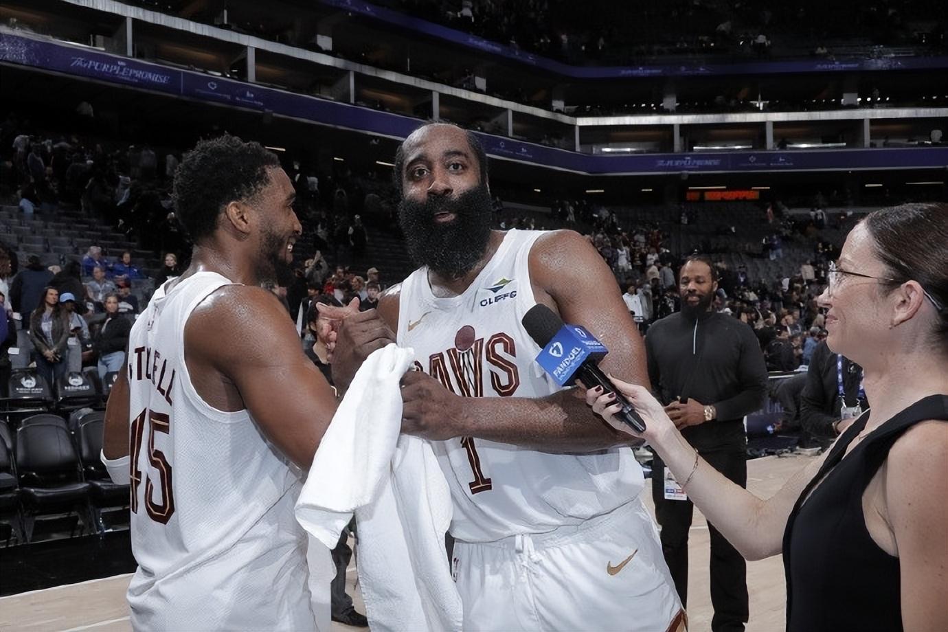  当两个人决定并肩战斗：NBA赛场上那些令人动容的双核故事 体育新闻